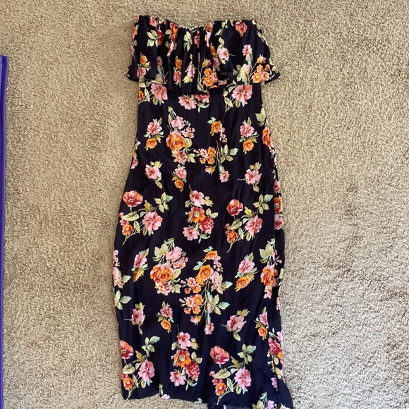 Flynn Skye strapless midi dress - Picture 2 of 3